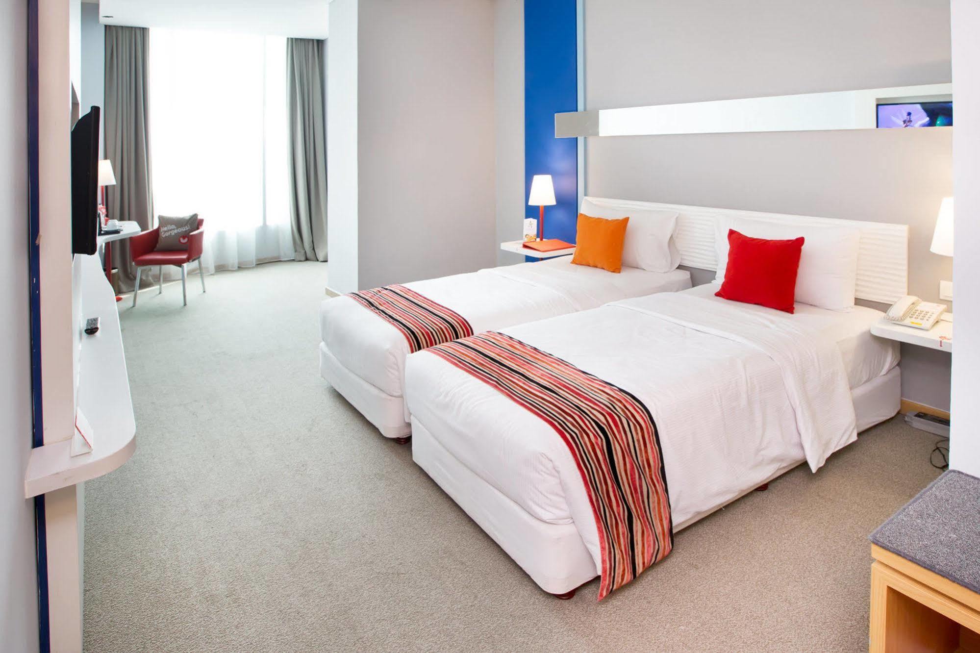 Fox Lite Hotel Metro Indah - Bandung Exterior photo